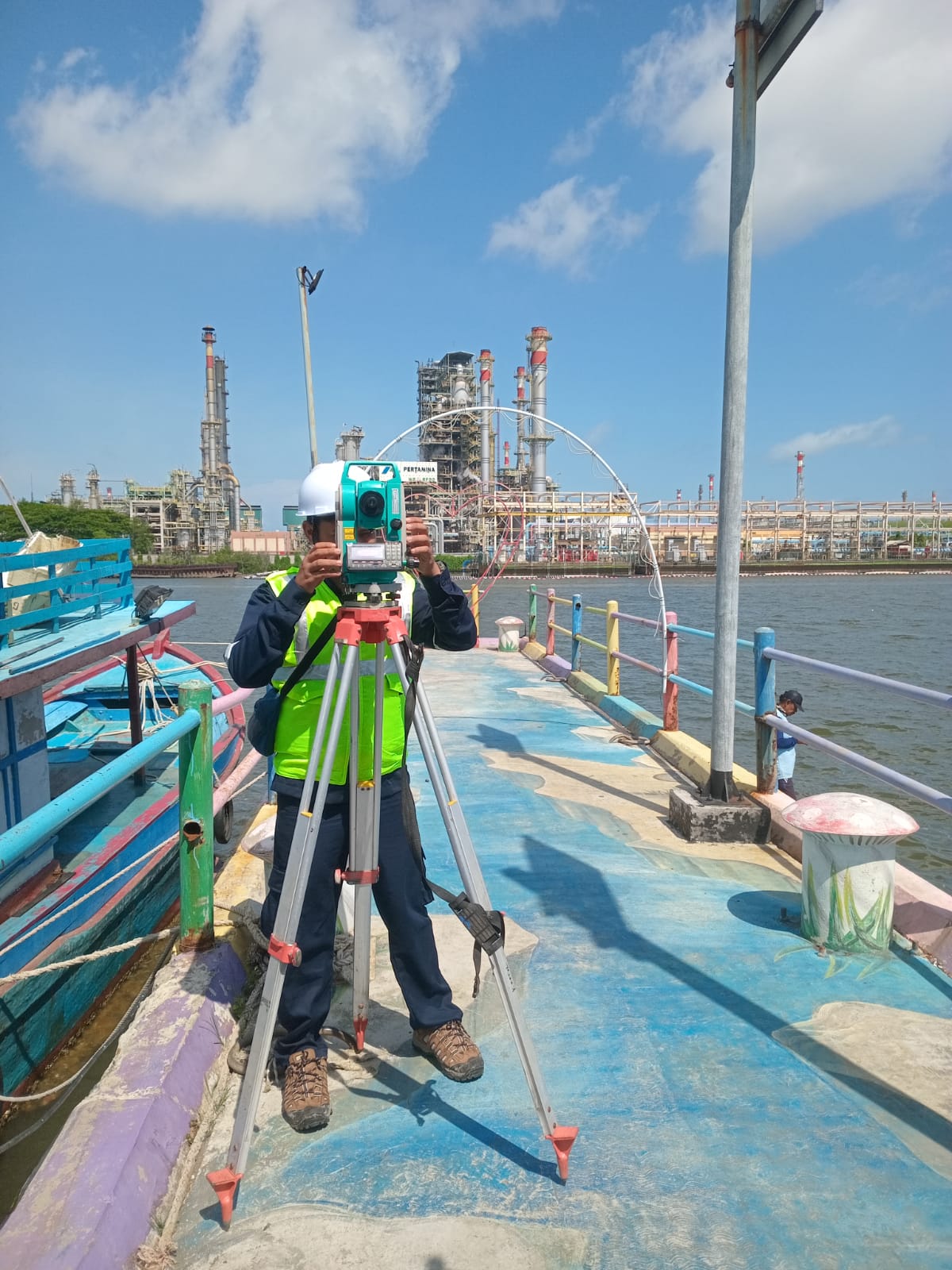 Studi dan DED Pemasangan Groin/Krib Untuk Sedimen Trap di Sekitar RWI PT KPI RU IV Cilacap